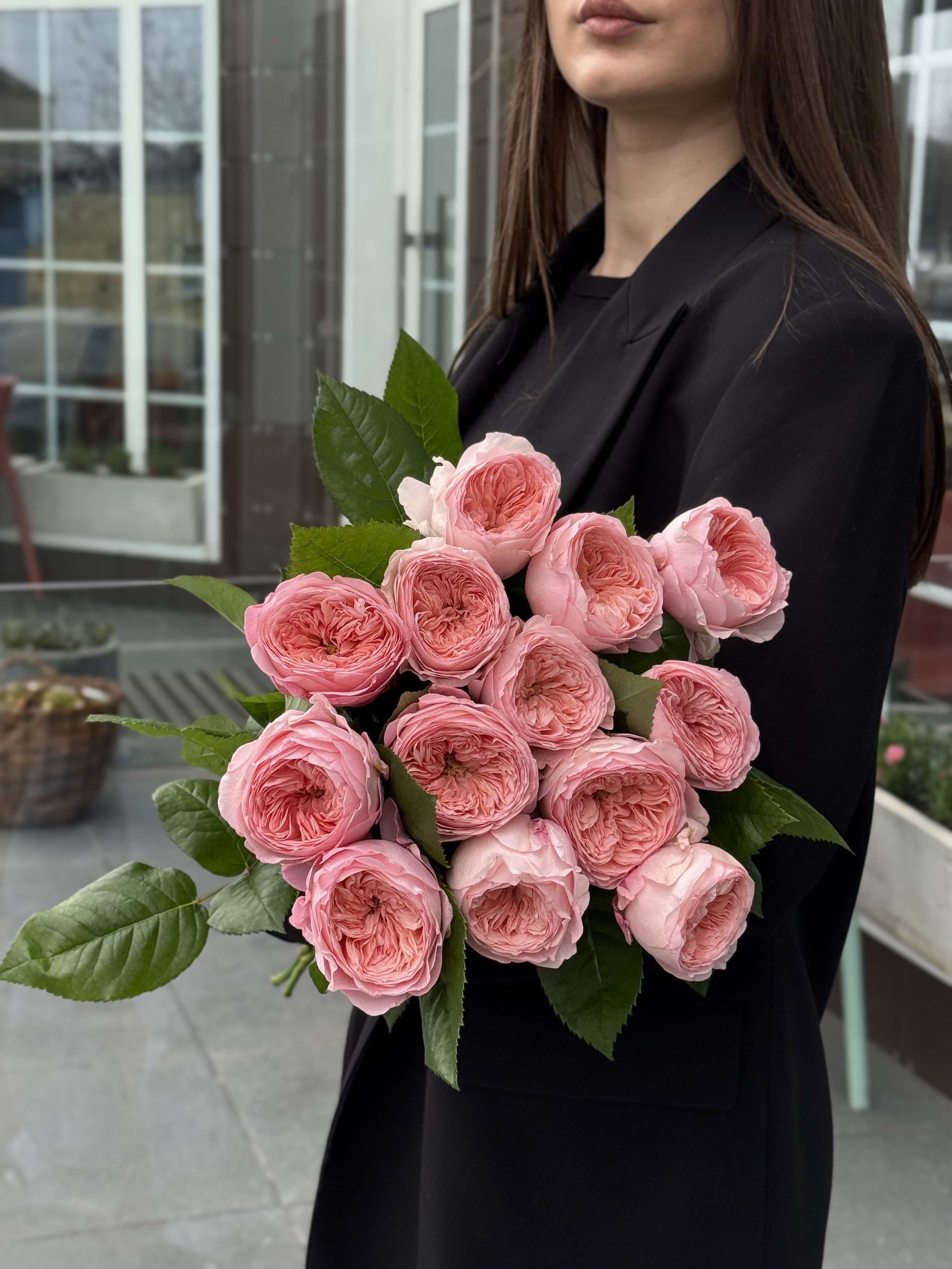 Букет з піоновидної троянди Mayfield