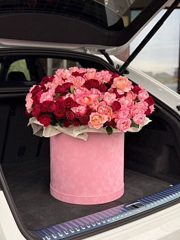 Композиція з троянд In Love та Julietta