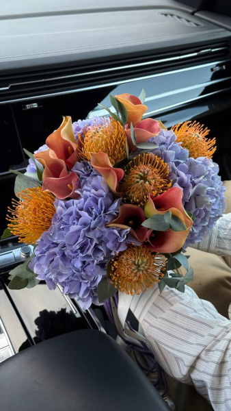 Букет з гортензій, кал та шампо