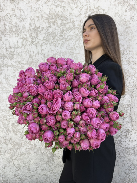 Монобукет з галузкової троянди Misty Bubbles