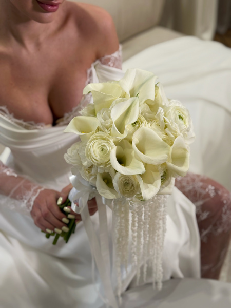 Букеи для нареченої - ранункулюси, кали та амарантус