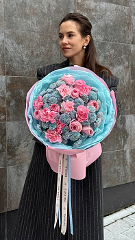 Букет з хризантем Dusty Mermaid, троянд Heidi та гвоздик Nosa Divine