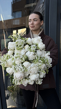 Букет з півоній Tain та бузку